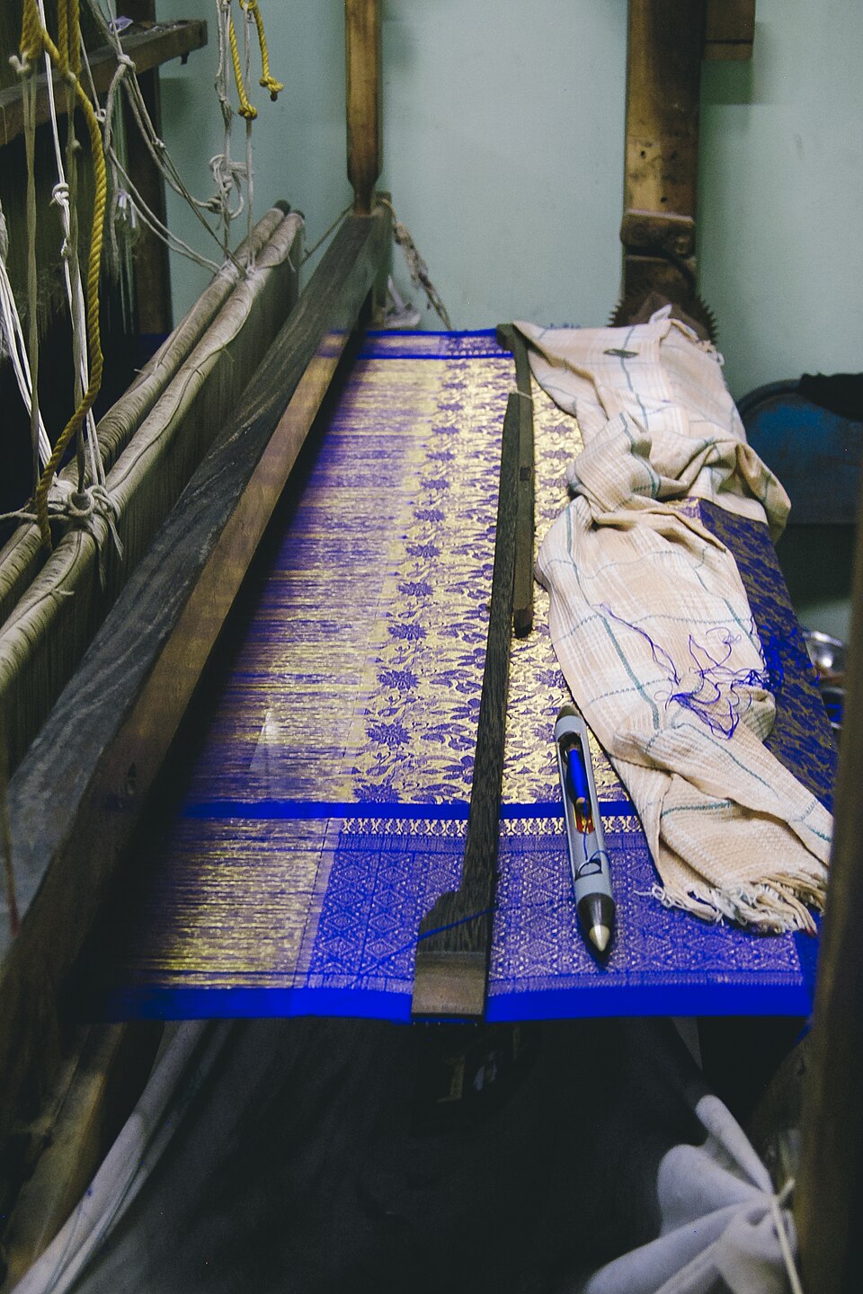 Ikkat Cotton Saree — Geometric Weave — thumbnail 3