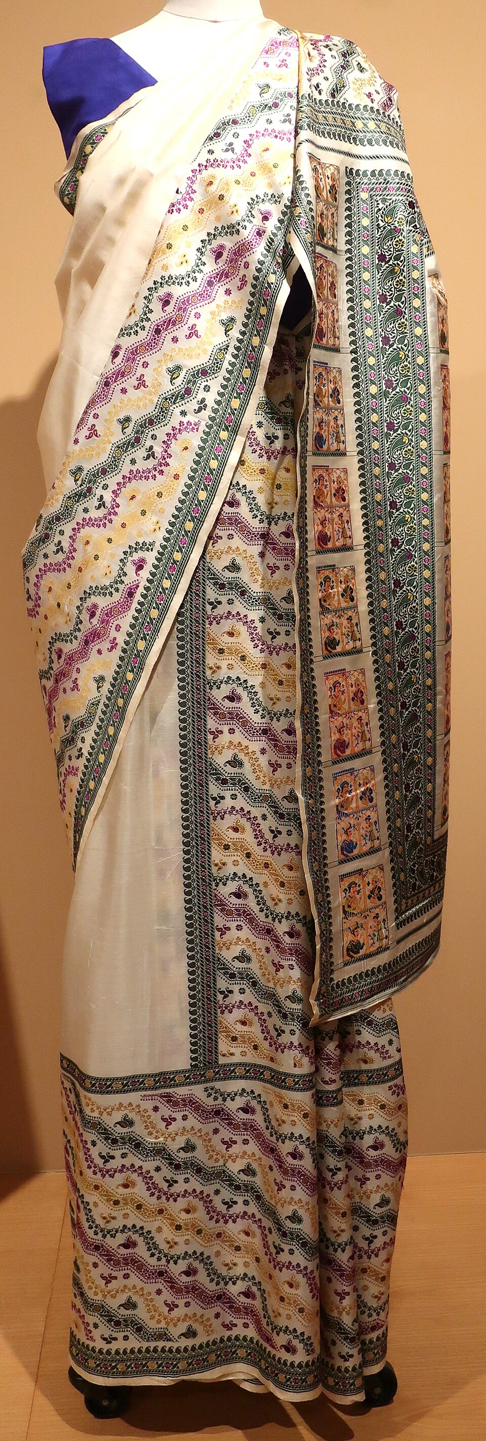 Pattu Saree — Rich Pallu Celebration — thumbnail 3